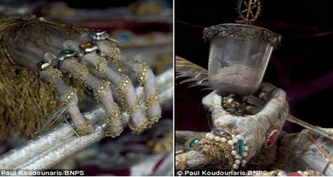 the rich apciept skeletop which was wrapped with extremely valuable jewels was found 3